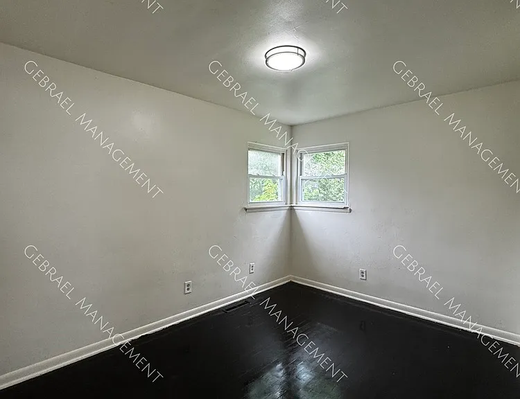 1413 Mann Ave — Photo 5