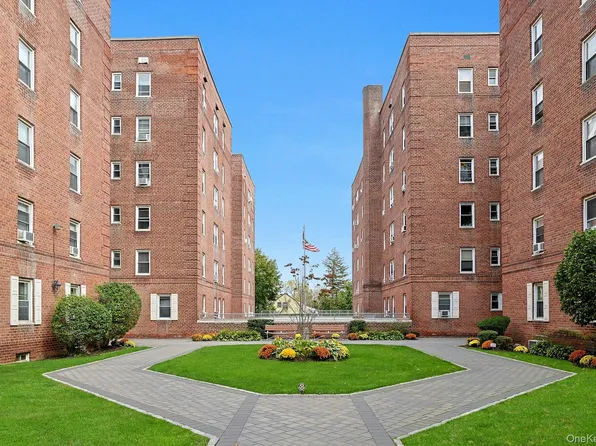 60 Locust Avenue #A207, New Rochelle, NY 10801