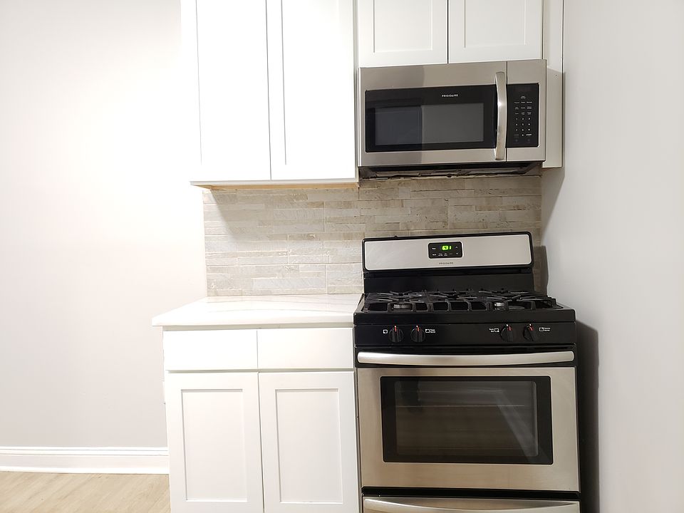 2nd image of 409 54th St #5E