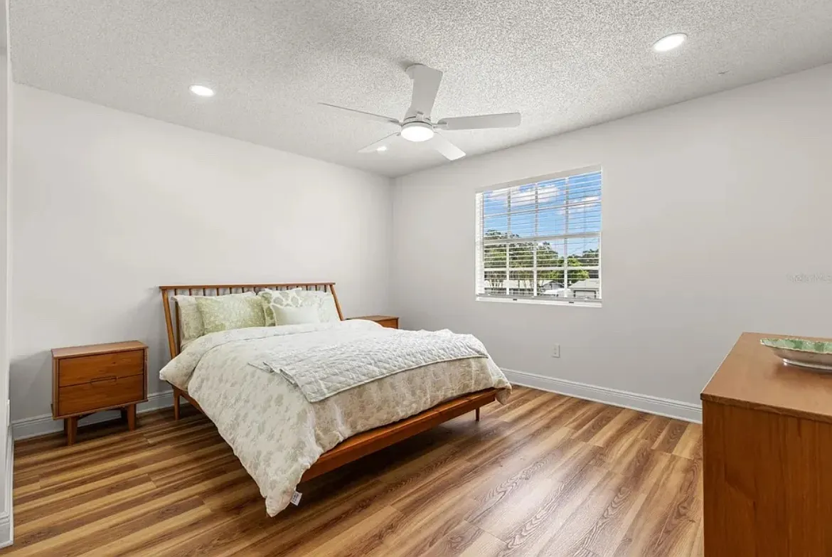 2 bed, 872 sqft, $2,000 — Photo 4