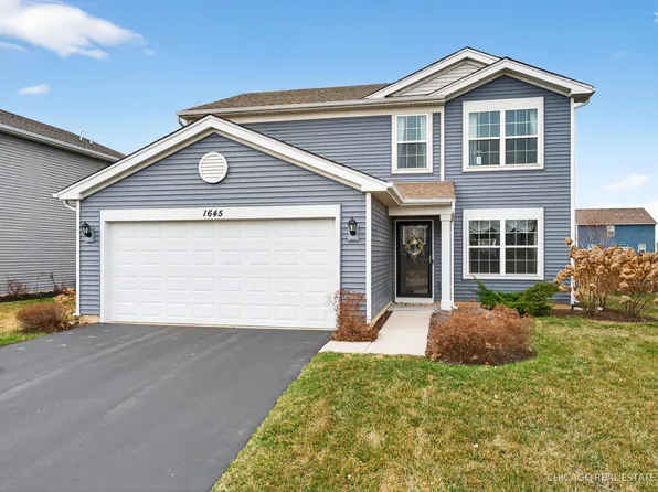 1645 Bayberry Ln, Hampshire, IL 60140
