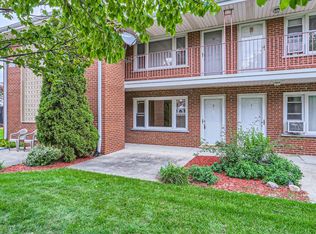 101 Dover Dr APT 2, Des Plaines, IL