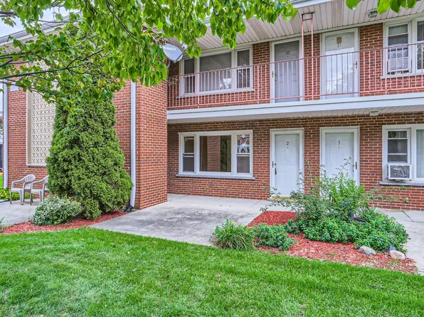 101 Dover Dr APT 2, Des Plaines, IL 60018