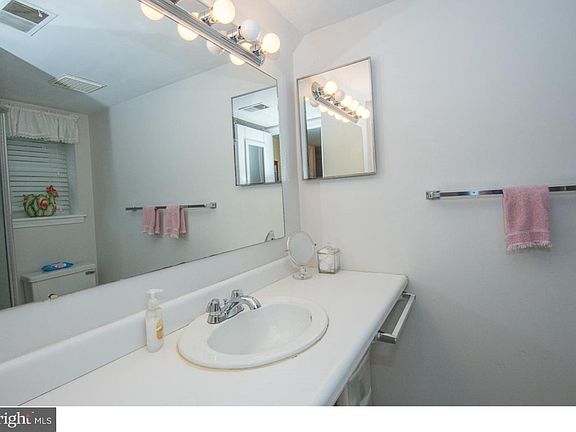 Well-appointed full bathroom with a clean, modern design and convenient layout.