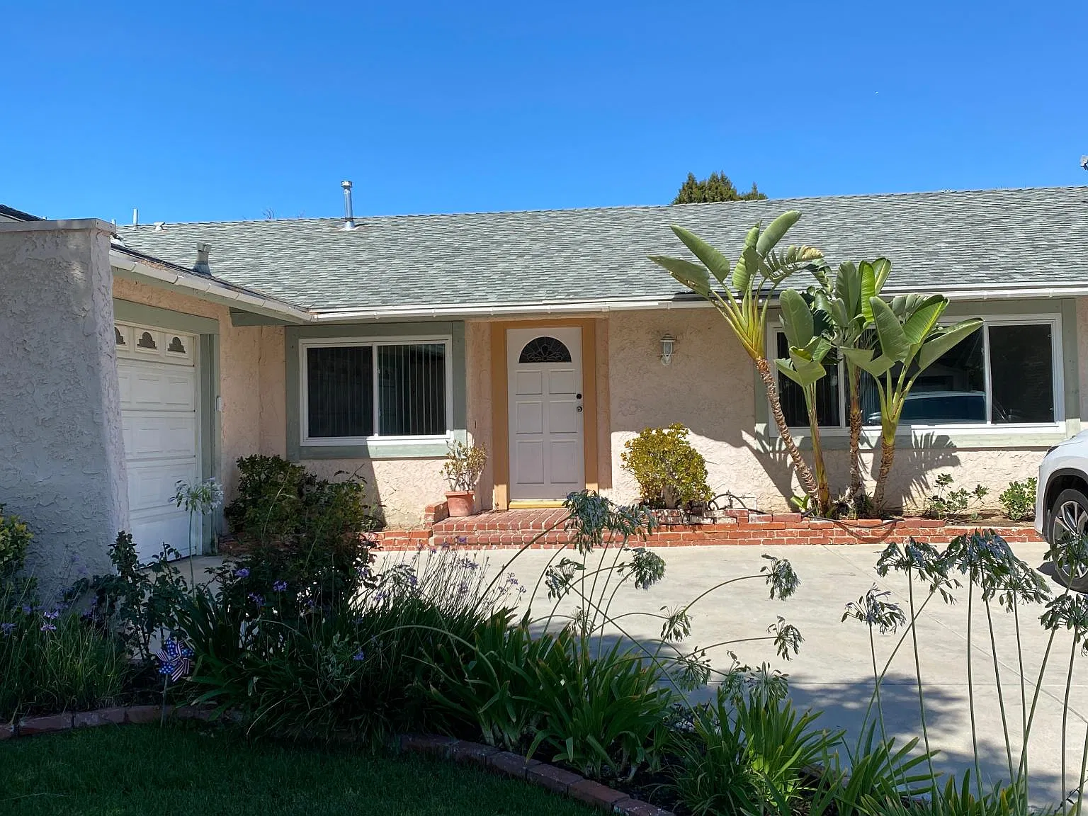 4 bed, 1826 sqft, $4,350 — Photo 2