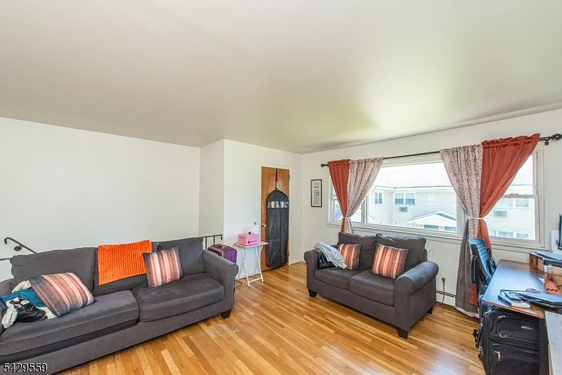 2 bed, 1.0 bath, $1,950 — Photo 4