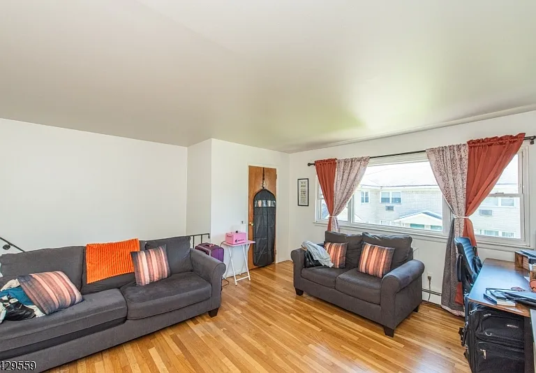 20 Halsey Ave #6 — Photo 4