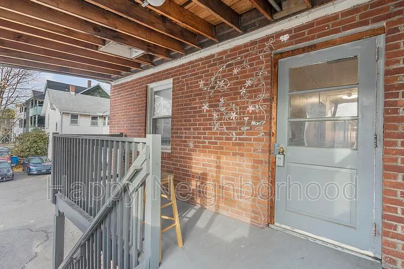 1 bed, 1.0 bath, 600 sqft, $1,200 — Photo 2