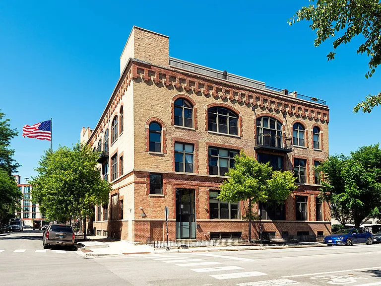 1050 W Hubbard St #1E — Photo 1