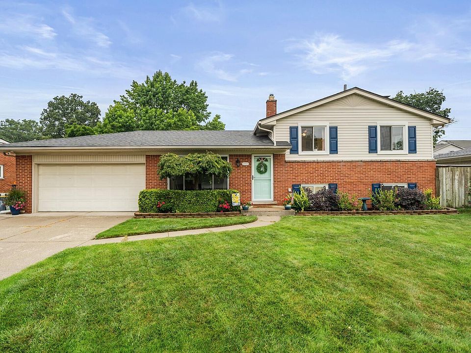 1st image of 23523 Aviva St
