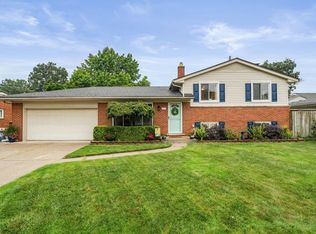 23523 Aviva St, Clinton Township, MI 48035