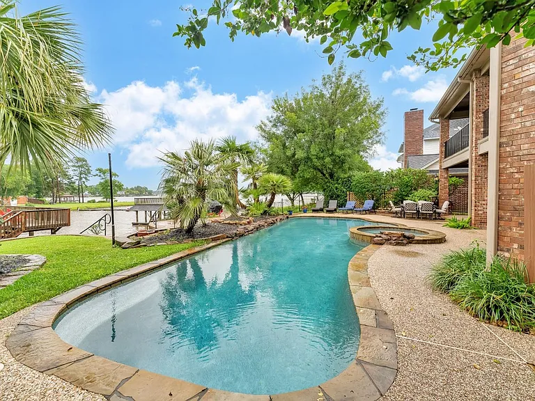 8311 Shoregrove Dr — Photo 31
