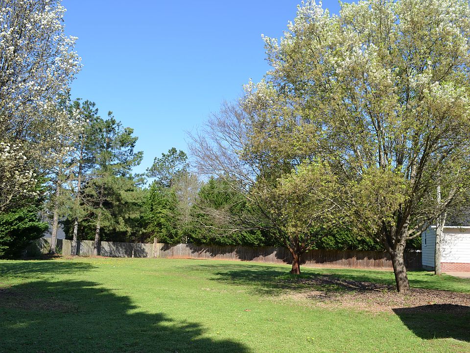 2nd image of 115 Southland Dr