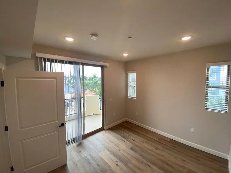 11168 Morrison St — Photo 19