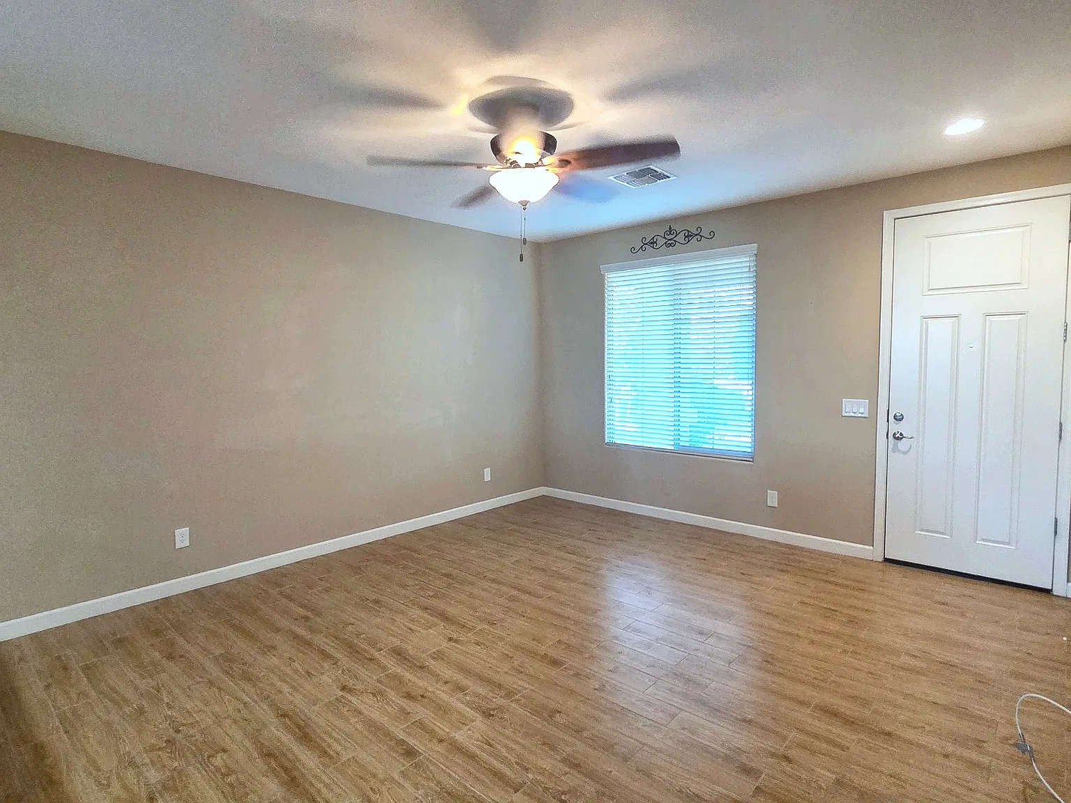3 bed, 1460 sqft, $1,875 — Photo 3