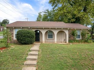 812 K St, Barling, AR 72923
