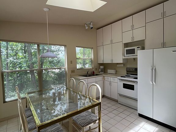 2nd image of 20255 Longview Dr