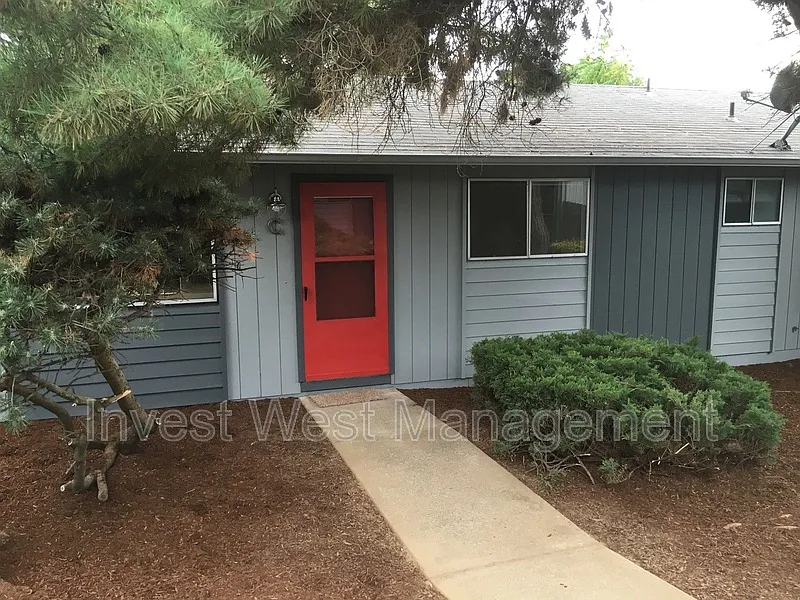 2 bed, 1.0 bath, 950 sqft, $1,695 — Photo 3