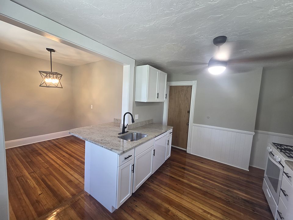 1st image of 5 Moseley St #2
