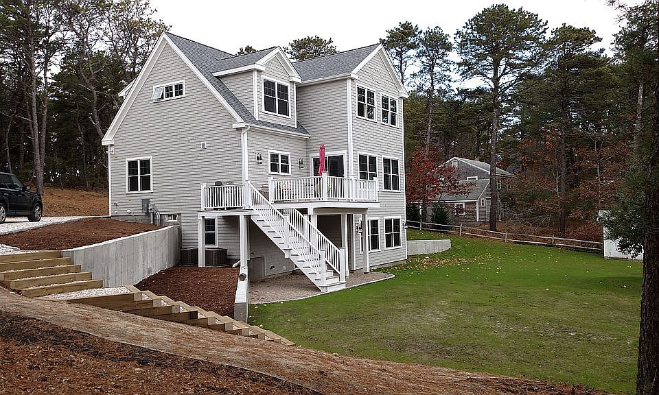 2nd image of 55 Arrowhead St
