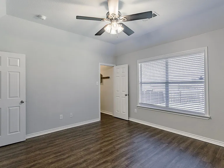 8915 Wild Rose Ln — Photo 23