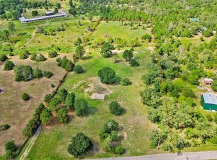 147 Pine Valley Dr, Paige, TX 78659