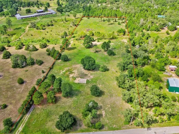 147 Pine Valley Dr, Paige, TX 78659