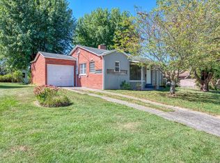 4 Johnson Dr, Canton, NC 28716
