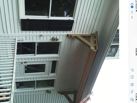 Rear deck on back of house