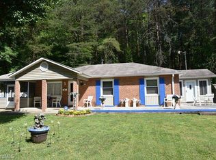 5109 E Butterfield Dr, Winston Salem, NC 27105