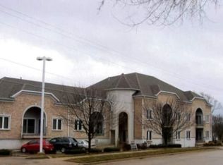 1990 Larkin Ave #14, Elgin, IL 60123