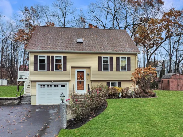 100 Lincolnshire Dr, Haverhill, MA 01835