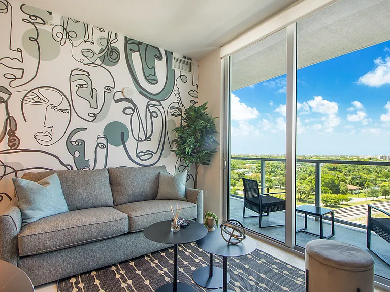 3900 Biscayne Blvd #811 — Photo 1