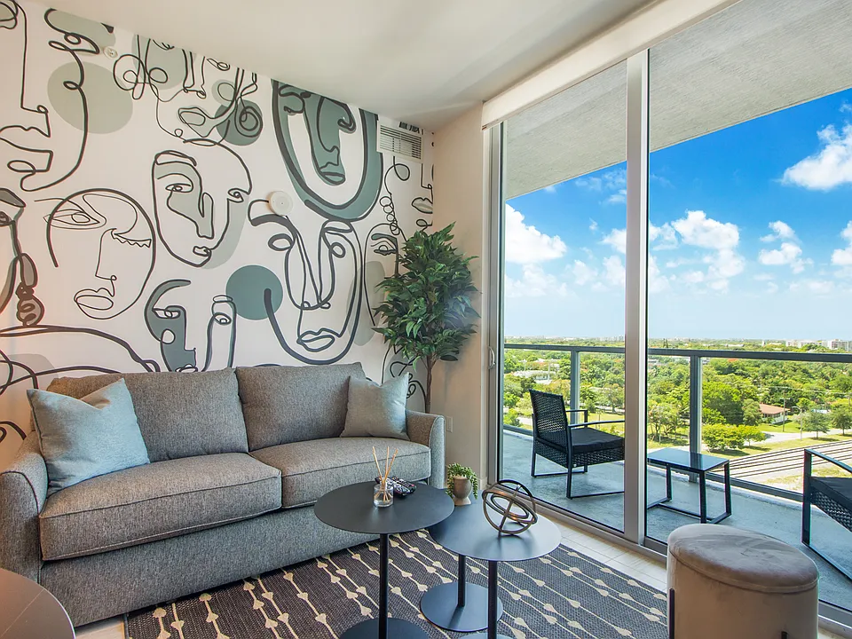 3900 Biscayne Blvd #811