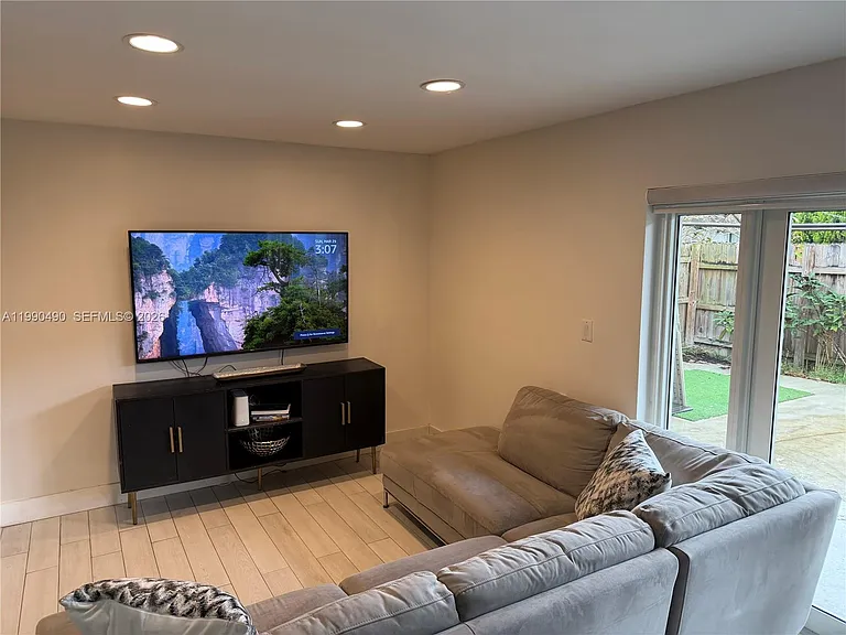 7431 SW 163rd Pl — Photo 8