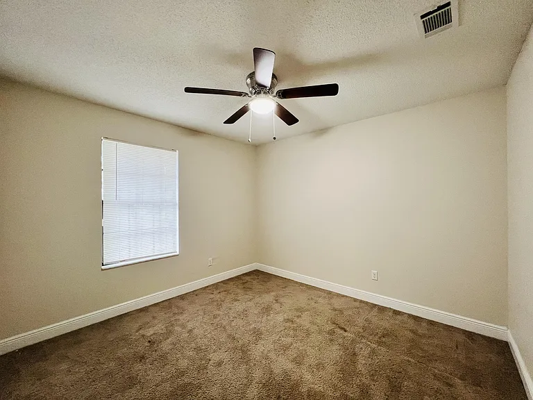 612 Sherwood Oaks Cir — Photo 14
