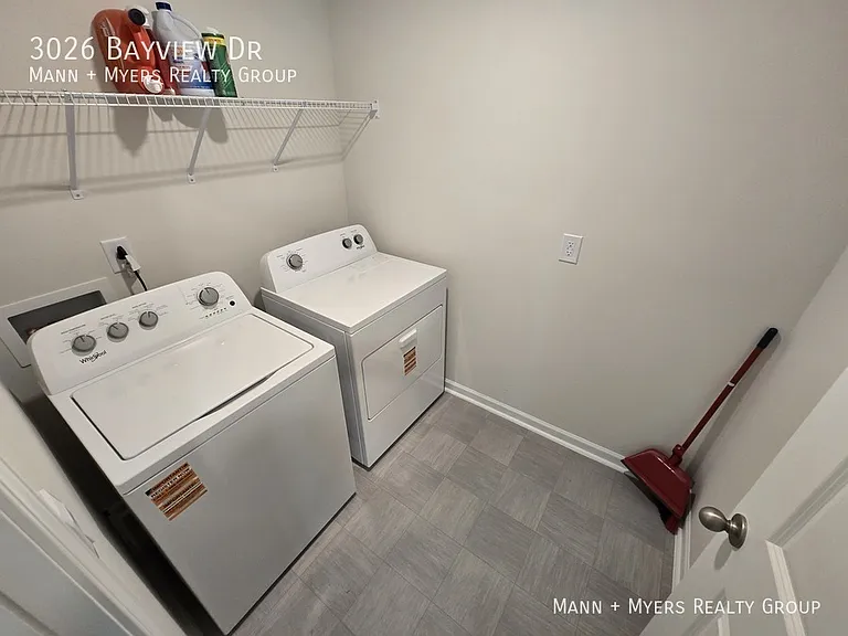 3026 Bayview Dr — Photo 40
