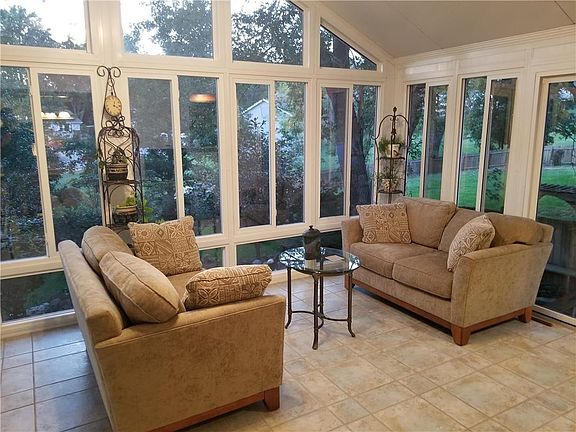 3rd image of 504 N 75th St