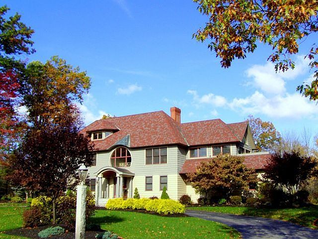 2nd image of 7 Olde Village Rd