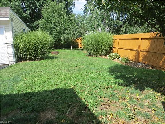 4th image of 23380 Clifford Dr