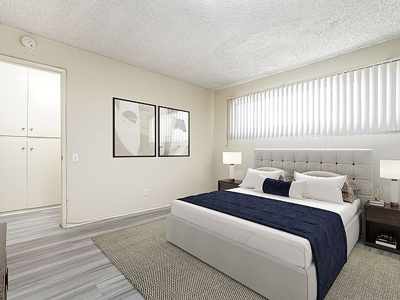 5th image of 530 N Wilson Ave #8