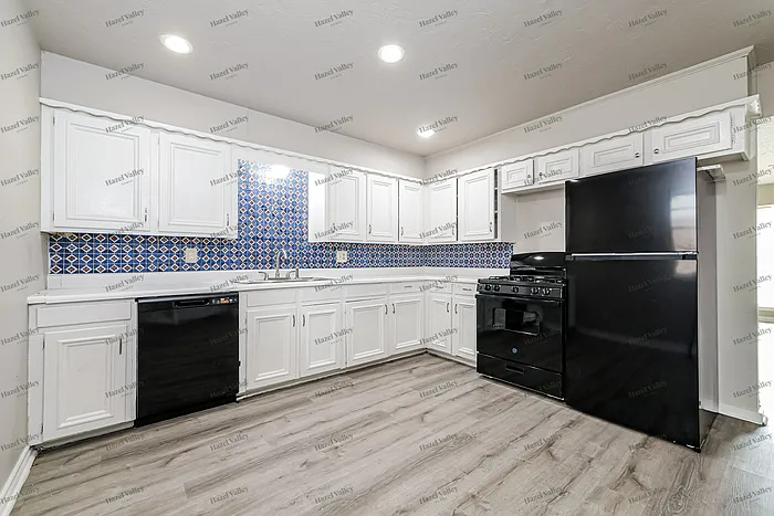 601 Royal Ave — Photo 5