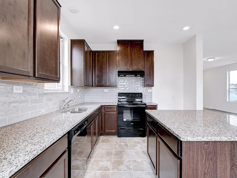 4955 Usaa Blvd — Photo 12