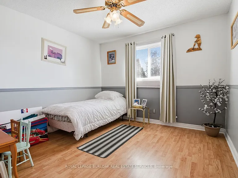 113 Commercial St #UPPER — Photo 16