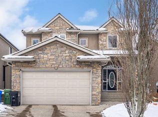 86 S Royal Rdg, Calgary, AB T3G 5Z3