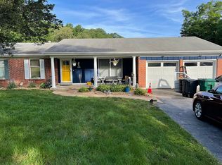 205 Lakeview Dr, Eureka, MO 63025