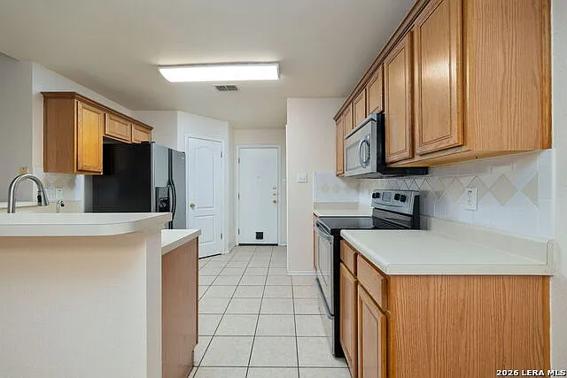 30 Pembroke Ln — Photo 8