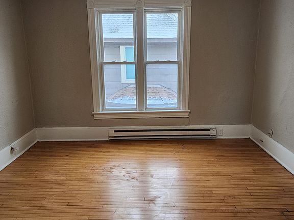 2nd image of 1167 15th Ave SE APT 1