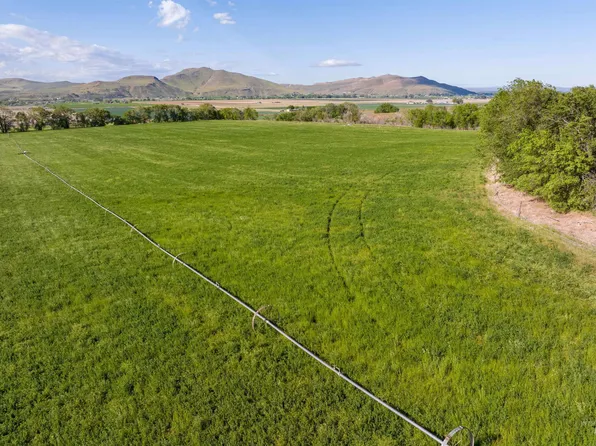 1375 Hillcrest Dr, Vale, OR 97918