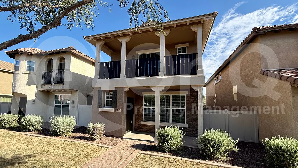 3 bed, 3.5 bath, 2015 sqft, $2,299 — Photo 1